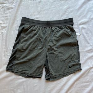 Nike yoga shorts Men’s L